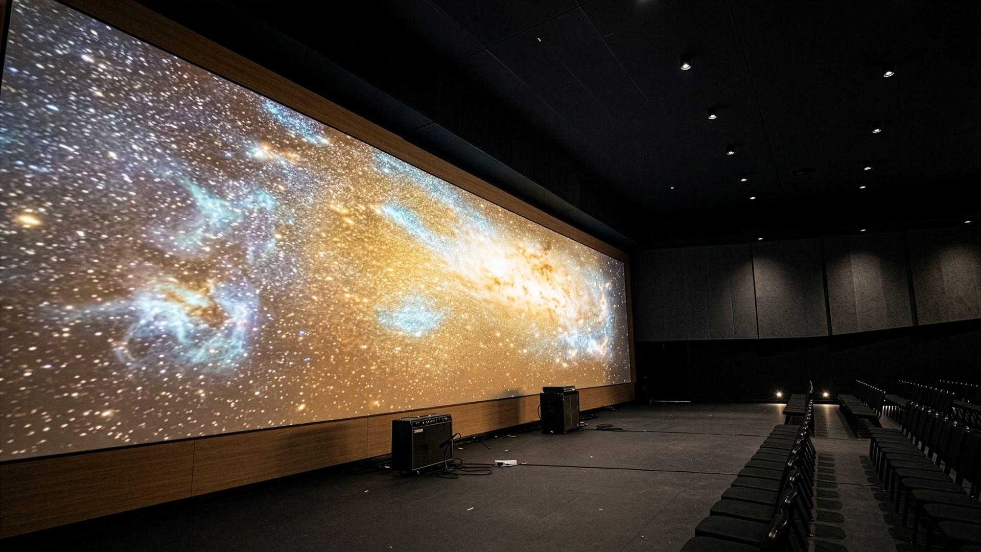 Telão gigante sem sombra instalado pela Vertex em uma igreja